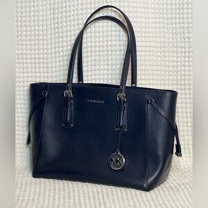 Michael Kors Large Voyager Leather Tote Bag in Navy